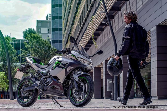 Motor Listrik Kawasaki Ninja e-1, harga 149 Jutaan