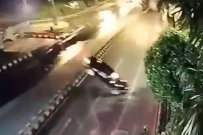 Terbang dari Tol Belum Jadi! BMW Hitam Ikuti Google Maps, Malah Nyungsep ke Jalan Raya