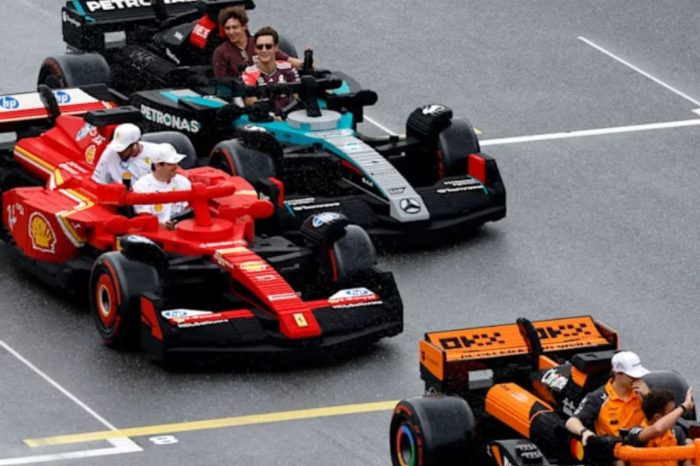 Mobil F1 dari LEGO Seberat 1 Ton Ikut Parade di Miami 2025, Dibuat oleh 26 Insinyur dalam 22.000 Jam