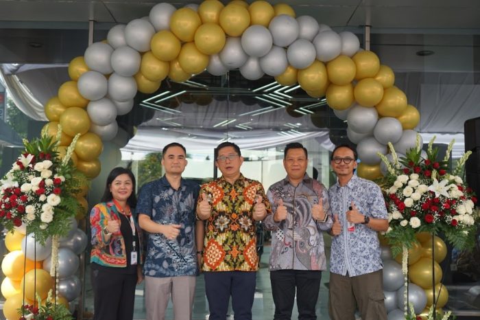 Setelah Sukses dengan Polytron G3 & G3+, Polytron Resmi Buka Showroom Mobil Listrik Pertama dengan One Stop Solution Praktis
