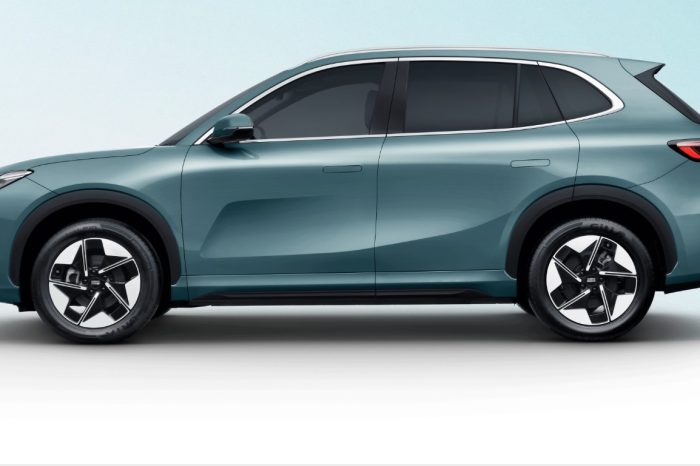 Mobil Listrik Estetik Ngacir Rasa Smart TV yang Bisa Dipijit