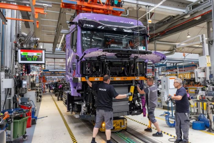 Truk Listriknya Bisa Tempuh Ratusan KM, Cas Sekali Langsung Jalan Jauh