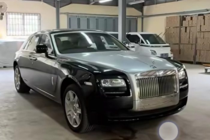 Rolls-Royce Ghost Laku Setelah 3 Kali Gagal Lelang, Pengusaha Pupuk Ini yang Jadi Juragannya!