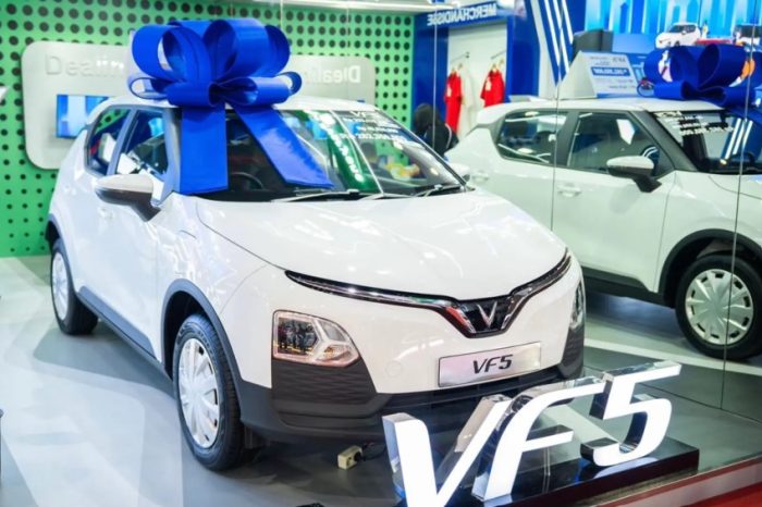 VinFast Bagi-Bagi Mobil Listrik VF 5, iphone dan voucher di Jakarta Fair,