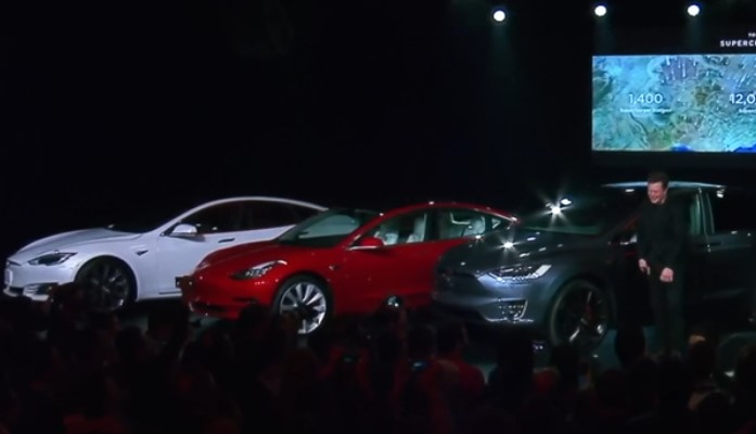 Tesla Model Y Facelift: SUV Listrik Makin Ganteng, Makin Pintar, Siap Bikin Galau