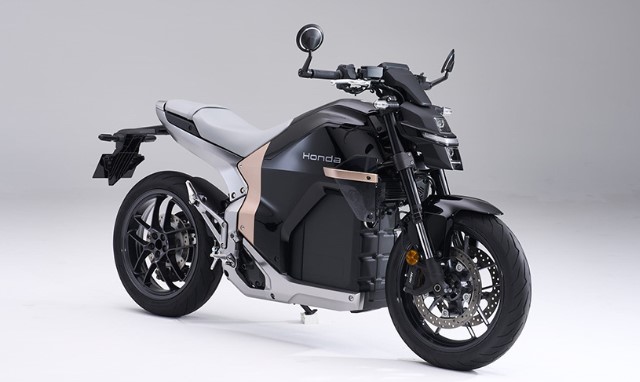 Honda WN7 Resmi Diperkenalkan: Motor Listrik Rasa Moge, Tenang… Bukan “Setrikaan Raksasa”