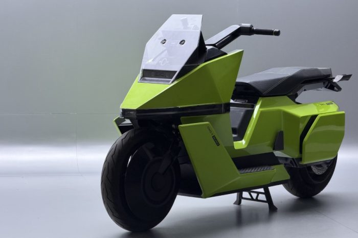 Motor Bisa Berdiri Sendiri, Kantornya 10 Lantai! OMOWAY Resmi Hadir di Jakarta, Siap Bikin Gebetan Terpana